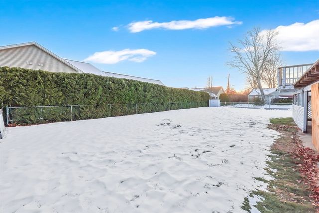 6 Quincy St, Ludlow, MA 01056