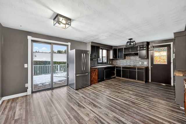 6 Quincy St, Ludlow, MA 01056