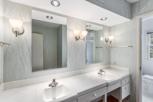 2236 CROSS DR, Memphis, TN 38112