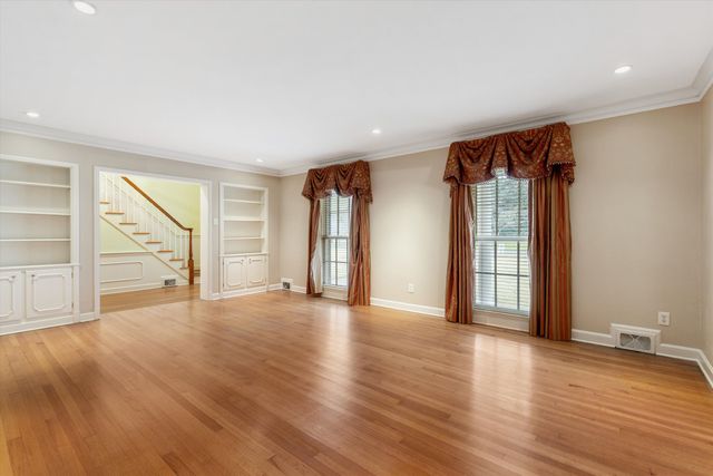 2236 CROSS DR, Memphis, TN 38112