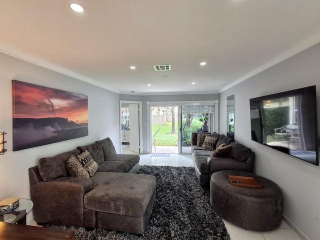 408 NW 108th Terrace NW 408, Pembroke Pines, FL 33026