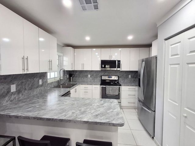 408 NW 108th Terrace NW 408, Pembroke Pines, FL 33026