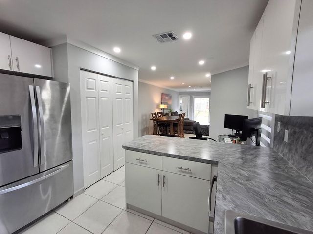 408 NW 108th Terrace NW 408, Pembroke Pines, FL 33026