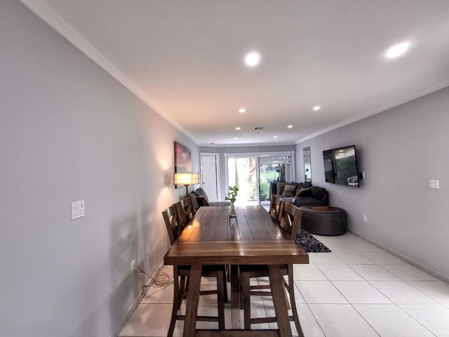 408 NW 108th Terrace NW 408, Pembroke Pines, FL 33026