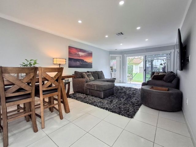 408 NW 108th Terrace NW 408, Pembroke Pines, FL 33026