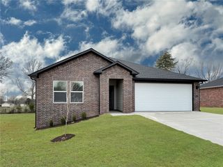 3080 Rosalee Lane, Centerton, AR 72736