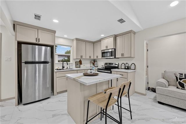 1300 Greenland Circle, Mission, TX 78572