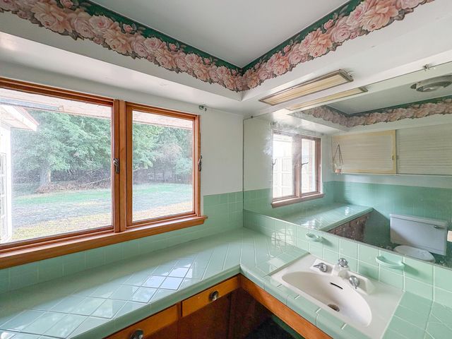 873 Hendrick Road, Norton Shores, MI 49441