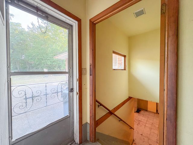 873 Hendrick Road, Norton Shores, MI 49441