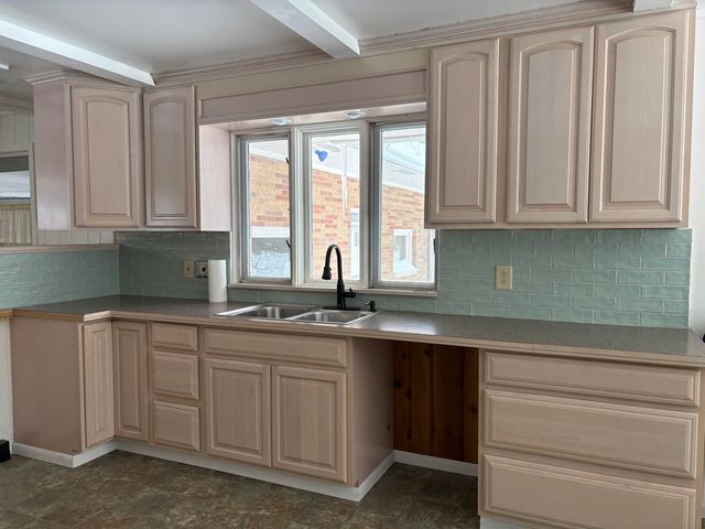 873 Hendrick Road, Norton Shores, MI 49441