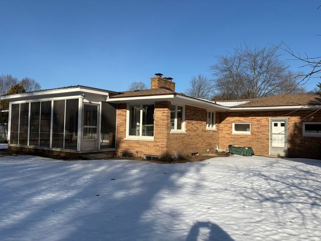 873 Hendrick Road, Norton Shores, MI 49441