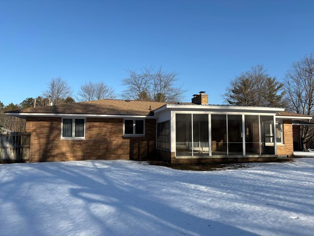 873 Hendrick Road, Norton Shores, MI 49441