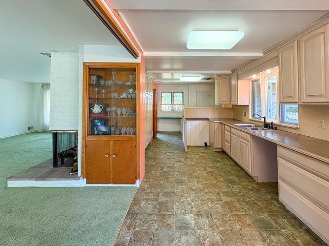 873 Hendrick Road, Norton Shores, MI 49441