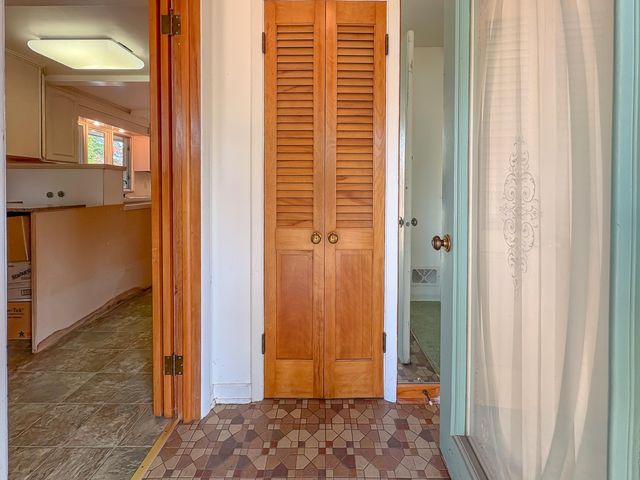 873 Hendrick Road, Norton Shores, MI 49441