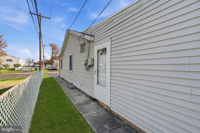 802 ELDRIDGE RD, Fairless Hills, PA 19030