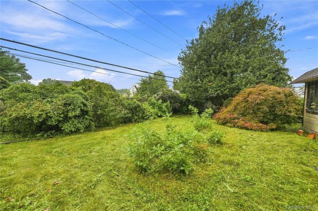 75 Weaving Lane, Wantagh, NY 11793