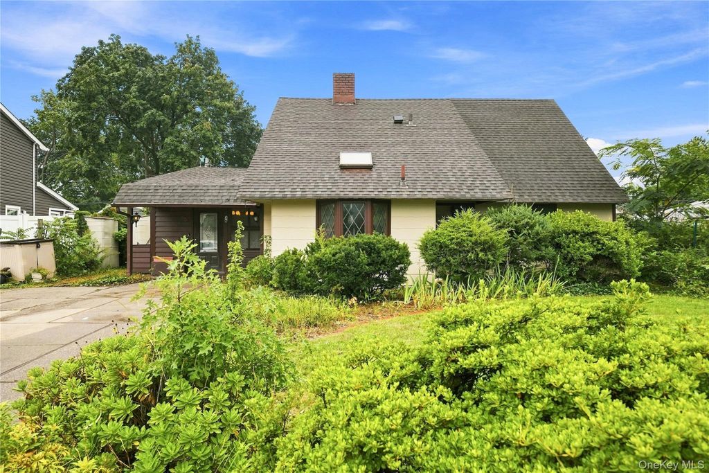75 Weaving Lane, Wantagh, NY 11793 — exterior