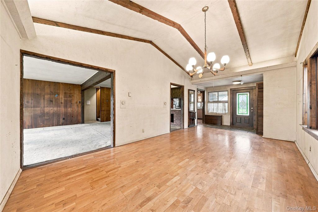 75 Weaving Lane, Wantagh, NY 11793 — photo 4