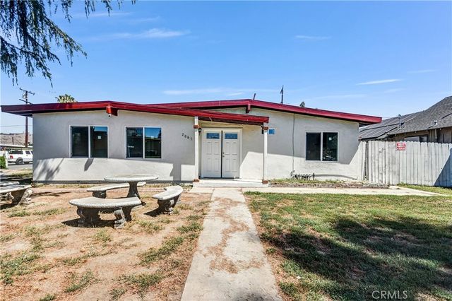 2065 W Orange Grove Avenue, Pomona, CA 91768