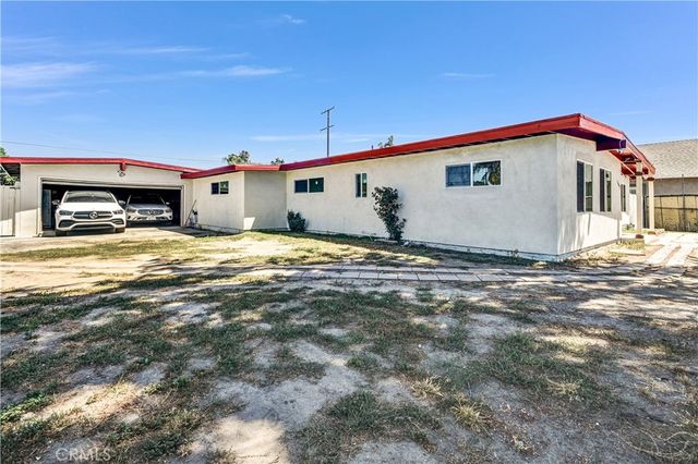 2065 W Orange Grove Avenue, Pomona, CA 91768