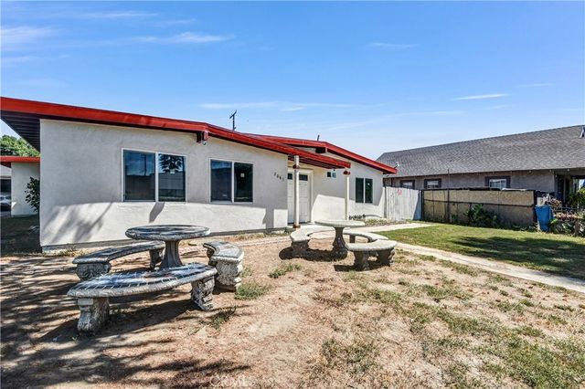 2065 W Orange Grove Avenue, Pomona, CA 91768