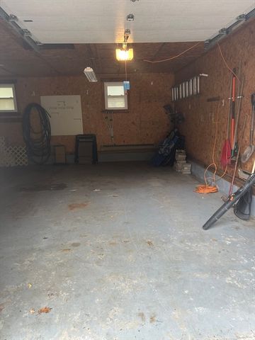 27 Dawson Road, Worcester, MA 01602