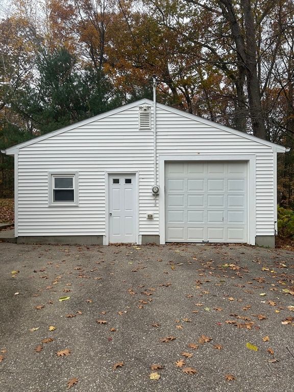 27 Dawson Road, Worcester, MA 01602