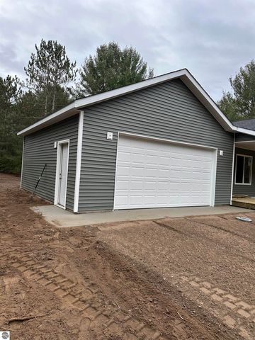 20297 Richardson Road, Lake Ann, MI 49650