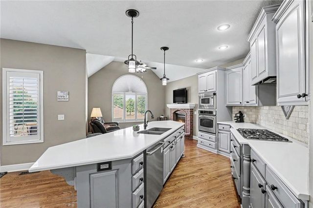 9705 NE JACOB Lane, Lee's Summit, MO 64086