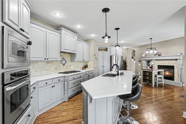9705 NE JACOB Lane, Lee's Summit, MO 64086