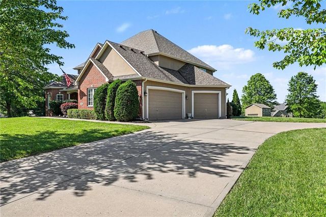 9705 NE JACOB Lane, Lee's Summit, MO 64086