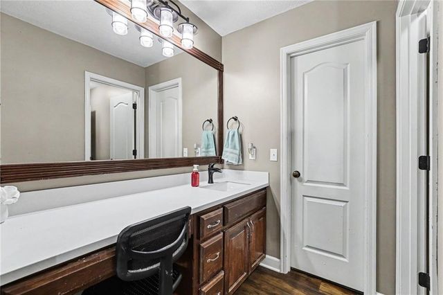 9705 NE JACOB Lane, Lee's Summit, MO 64086