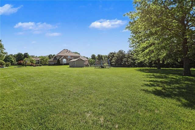 9705 NE JACOB Lane, Lee's Summit, MO 64086