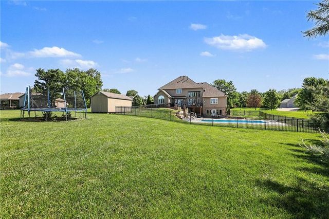9705 NE JACOB Lane, Lee's Summit, MO 64086