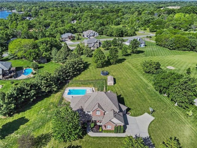 9705 NE JACOB Lane, Lee's Summit, MO 64086