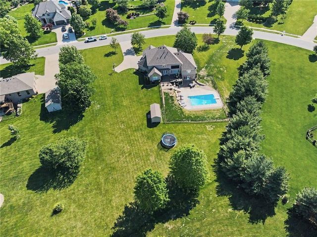 9705 NE JACOB Lane, Lee's Summit, MO 64086