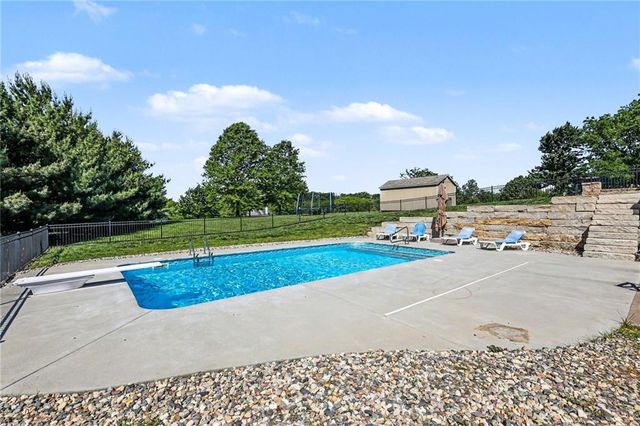 9705 NE JACOB Lane, Lee's Summit, MO 64086