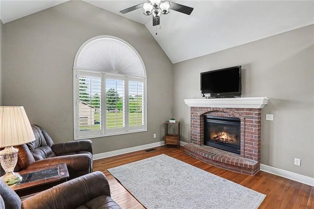 9705 NE JACOB Lane, Lee's Summit, MO 64086