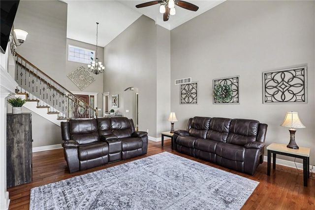 9705 NE JACOB Lane, Lee's Summit, MO 64086