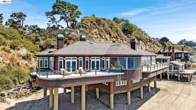 797 Las Olas Dr, Aptos, CA 95003