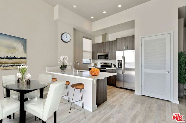 1249 S Grand Avenue 212, Los Angeles, CA 90015