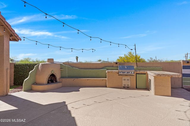 60224 Greystone Drive, Tucson, AZ 85739