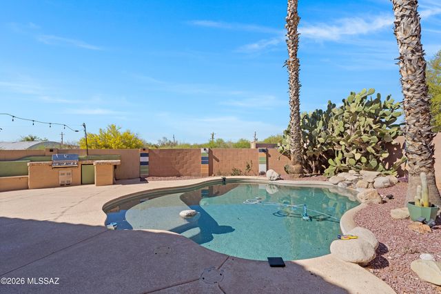 60224 Greystone Drive, Tucson, AZ 85739