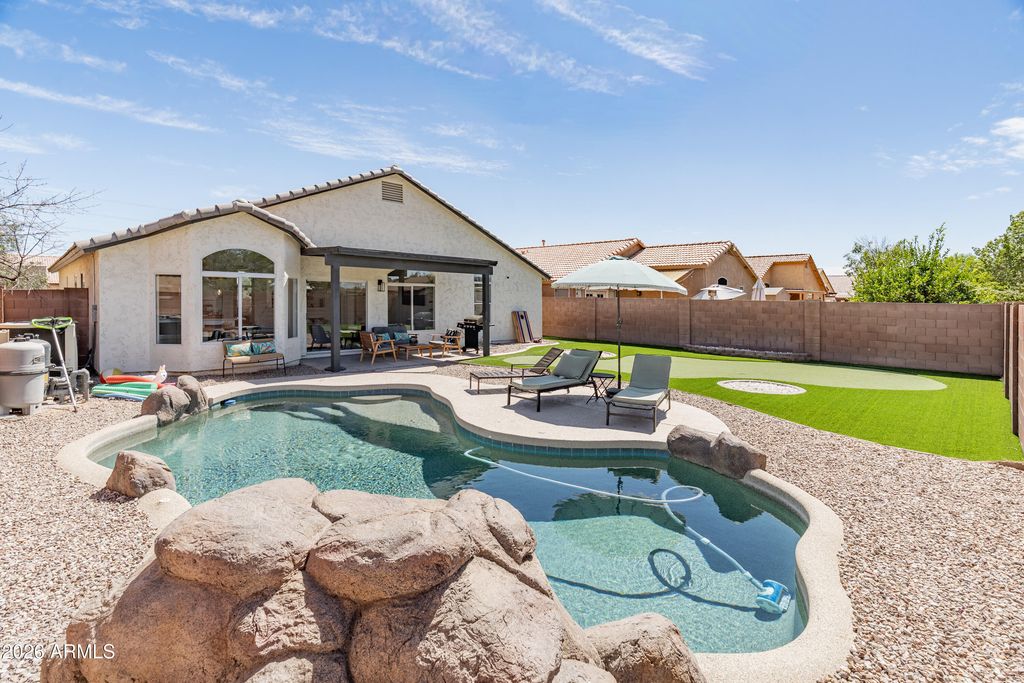 Image 1 of property listing at 2842 E ROCKWOOD Drive, Phoenix, AZ 85050