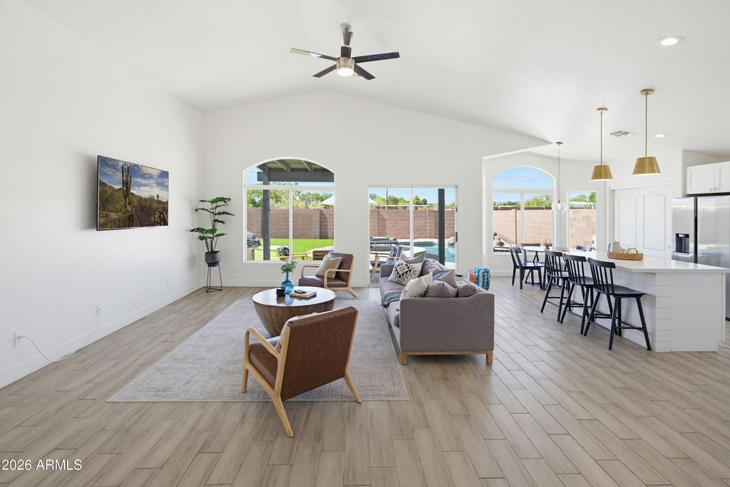 Image 14 of property listing at 2842 E ROCKWOOD Drive, Phoenix, AZ 85050