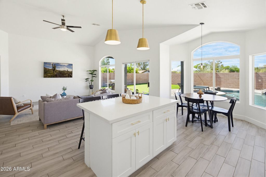 Image 18 of property listing at 2842 E ROCKWOOD Drive, Phoenix, AZ 85050