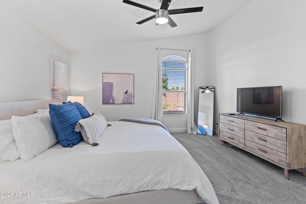 Image 22 of property listing at 2842 E ROCKWOOD Drive, Phoenix, AZ 85050