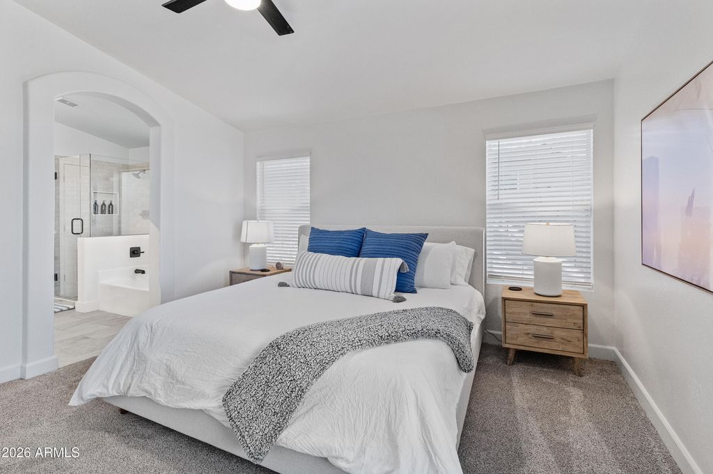 Image 23 of property listing at 2842 E ROCKWOOD Drive, Phoenix, AZ 85050