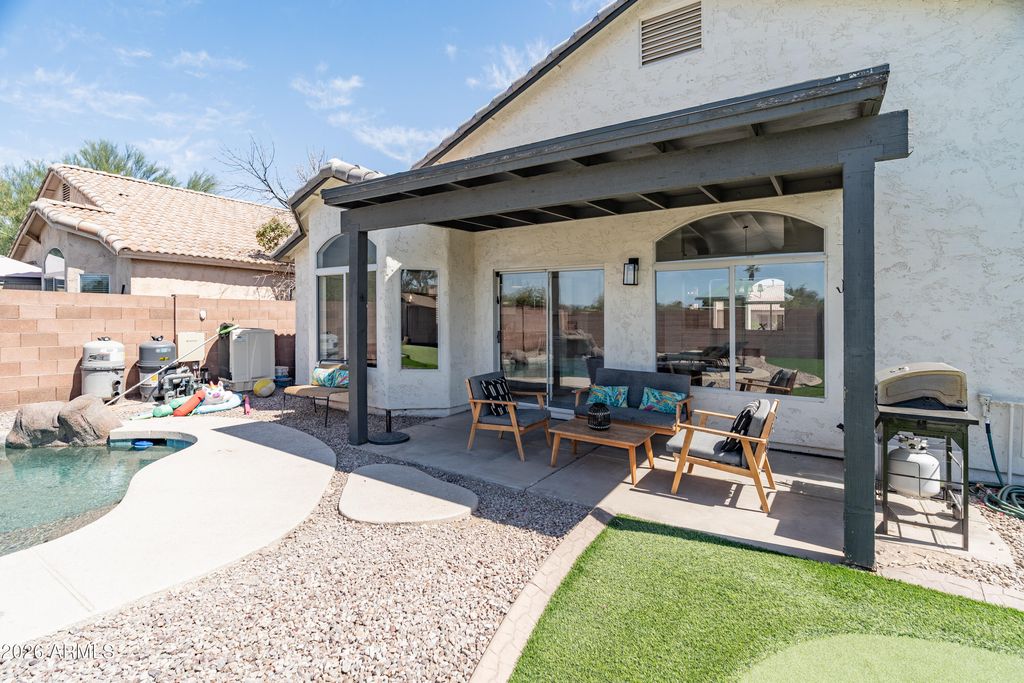 Image 34 of property listing at 2842 E ROCKWOOD Drive, Phoenix, AZ 85050