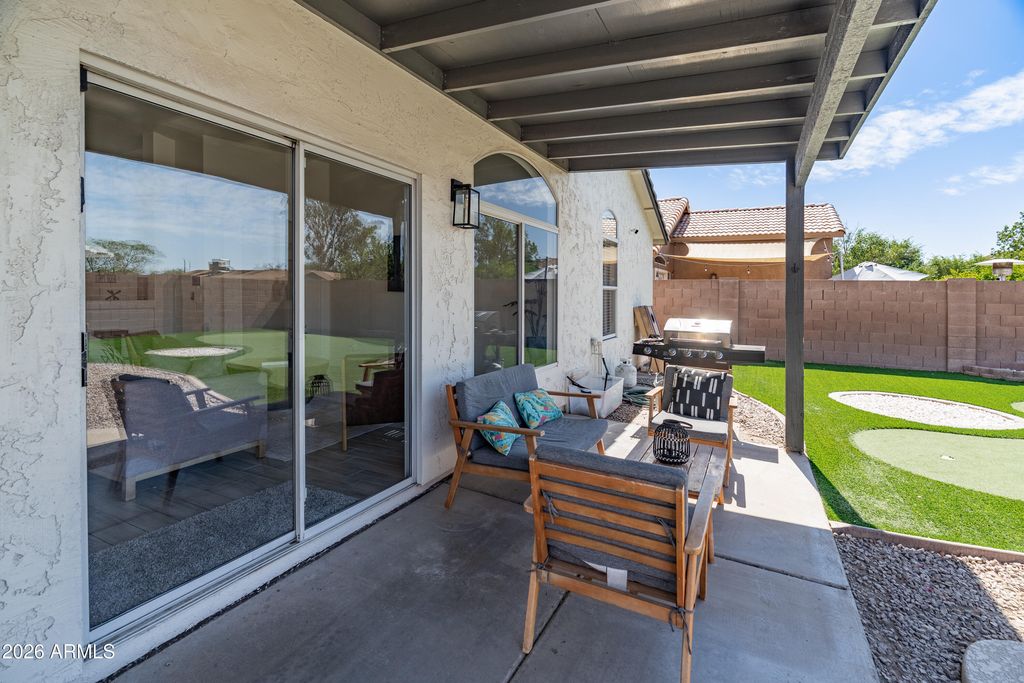 Image 36 of property listing at 2842 E ROCKWOOD Drive, Phoenix, AZ 85050